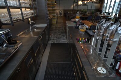 Töökohamatt Thru-Plus 12 workplace rubber mat with both anti-fatigue and anti-microbial properties