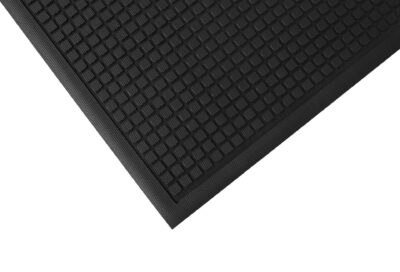 anti-fatigue rubber mat with castellated pattern